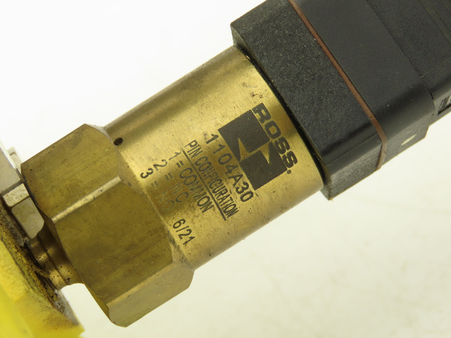 Ross Controls DM2CNA54B21 DM2 Series Double Valve 2-8 Bar 3/4" NPT 110/120VAC