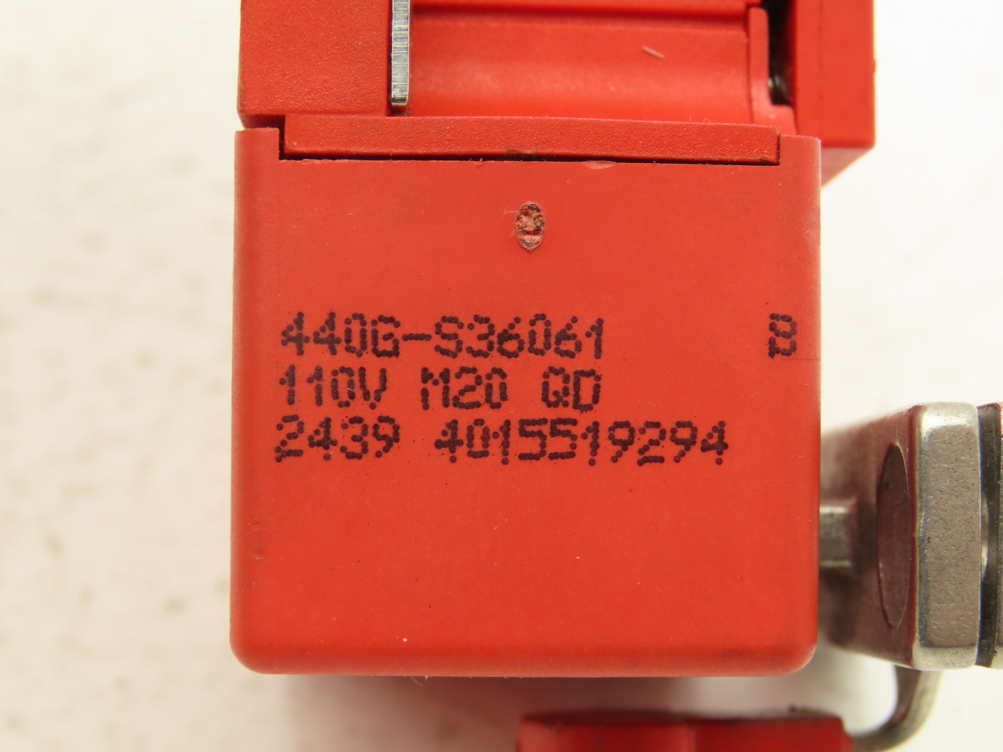 Allen Bradley 440G-S36061 Guardmaster Spartan Locking Guard Switch 110VAC 12-Pin