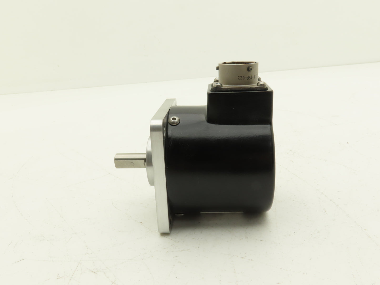 Allen Bradley 845G-F3G8HC0360R Absolute Rotary Encoder 3/8" Shaft 360PPR 	Ser B
