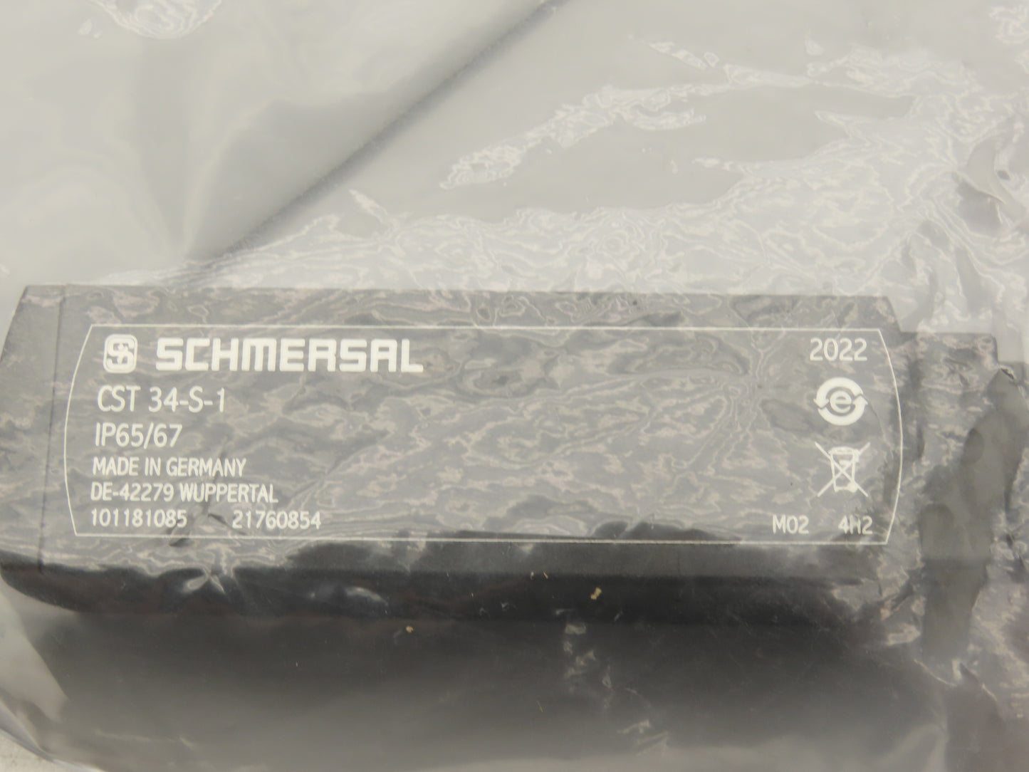 Schmersal 101181085 Magnet Safety Sensor Non Contact CST 34-S-1