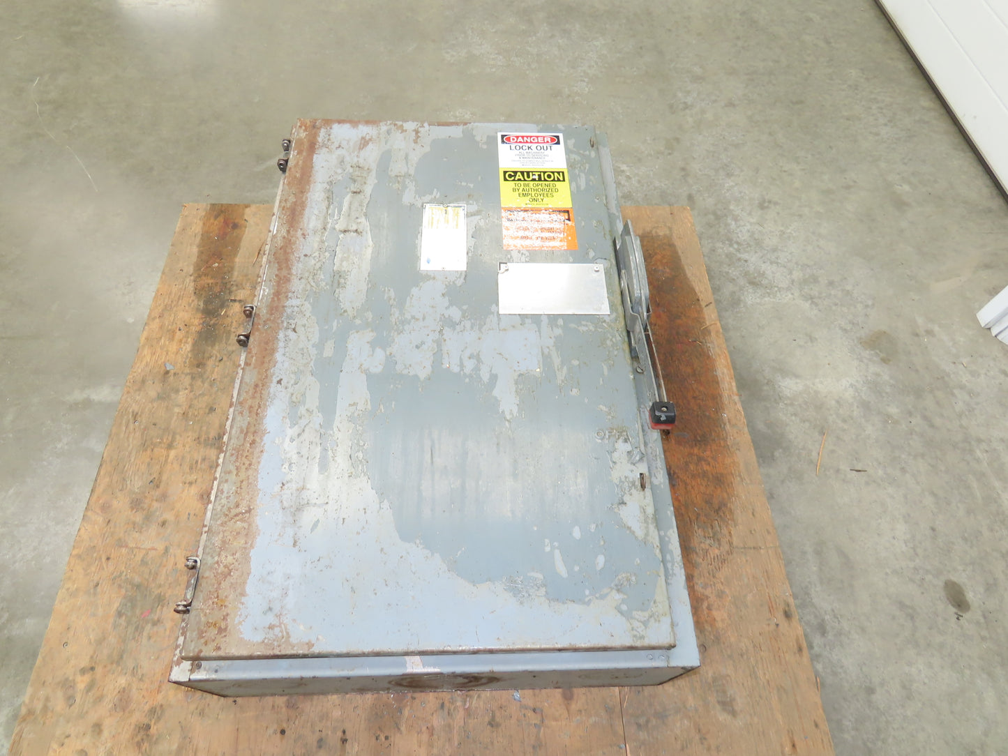 Square D H365 Safety Disconnect Switch 400A 600V 3 Pole Fused