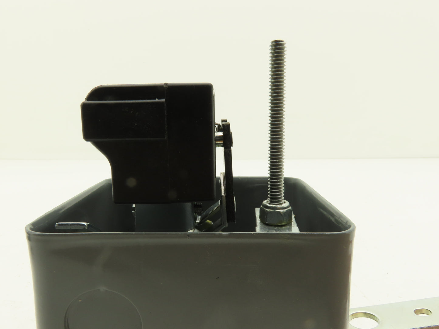 Telemecanique 9036GG2H Float Switch w/ Arm 5 HP 115-575 VAC 1 Or 3 Ph Series C
