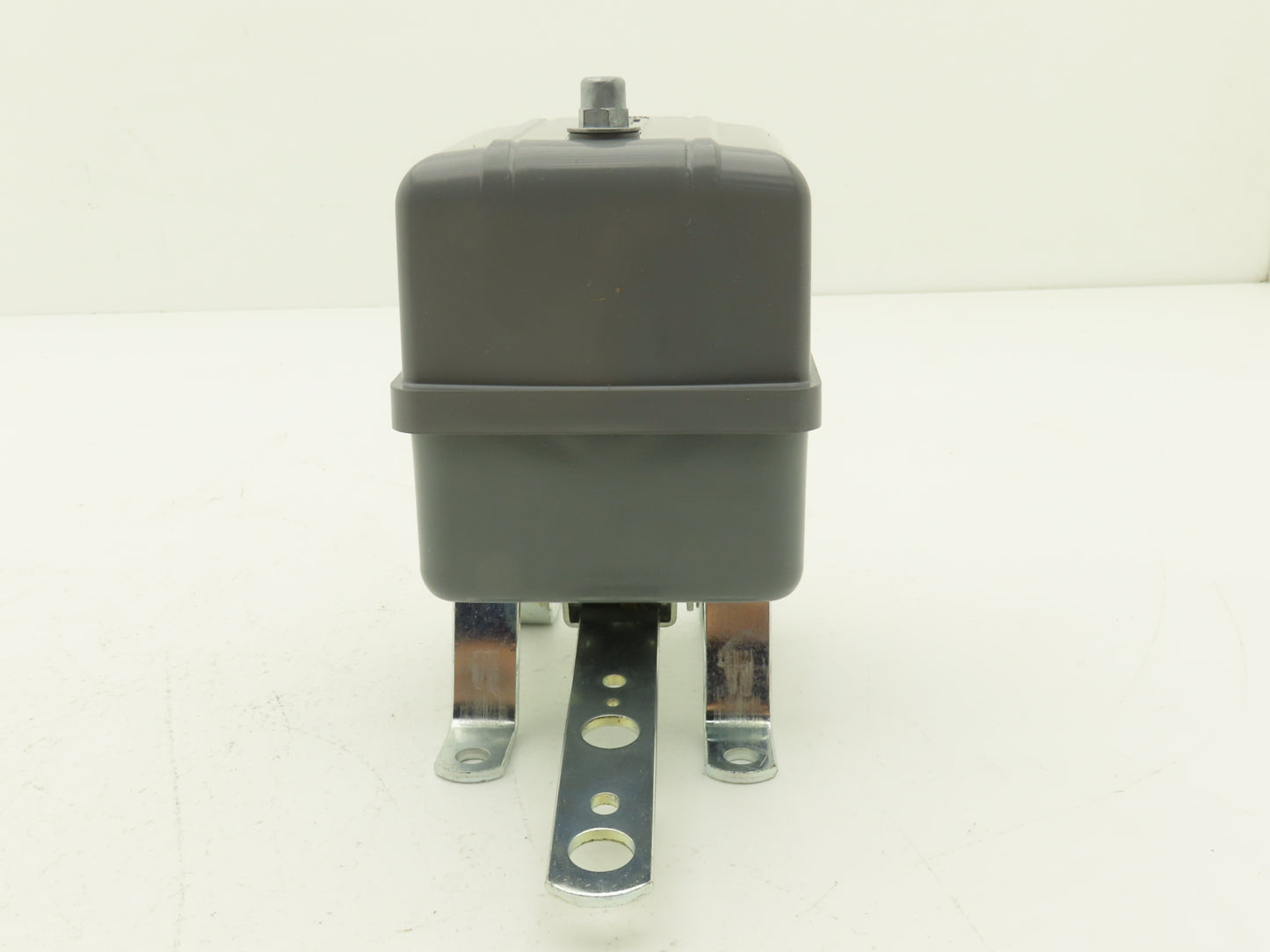 Telemecanique 9036GG2H Float Switch w/ Arm 5 HP 115-575 VAC 1 Or 3 Ph Series C