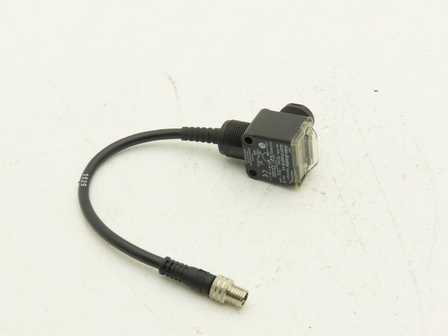 Allen Bradley 42EF-P2MPB-Y4 RightSight Photoelectric Sensor Photo Eye Ser D