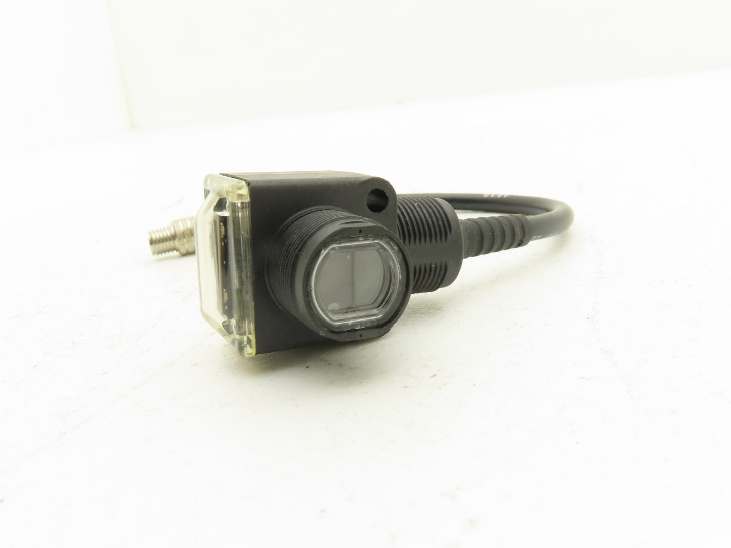 Allen Bradley 42EF-P2MPB-Y4 RightSight Photoelectric Sensor Photo Eye Ser D