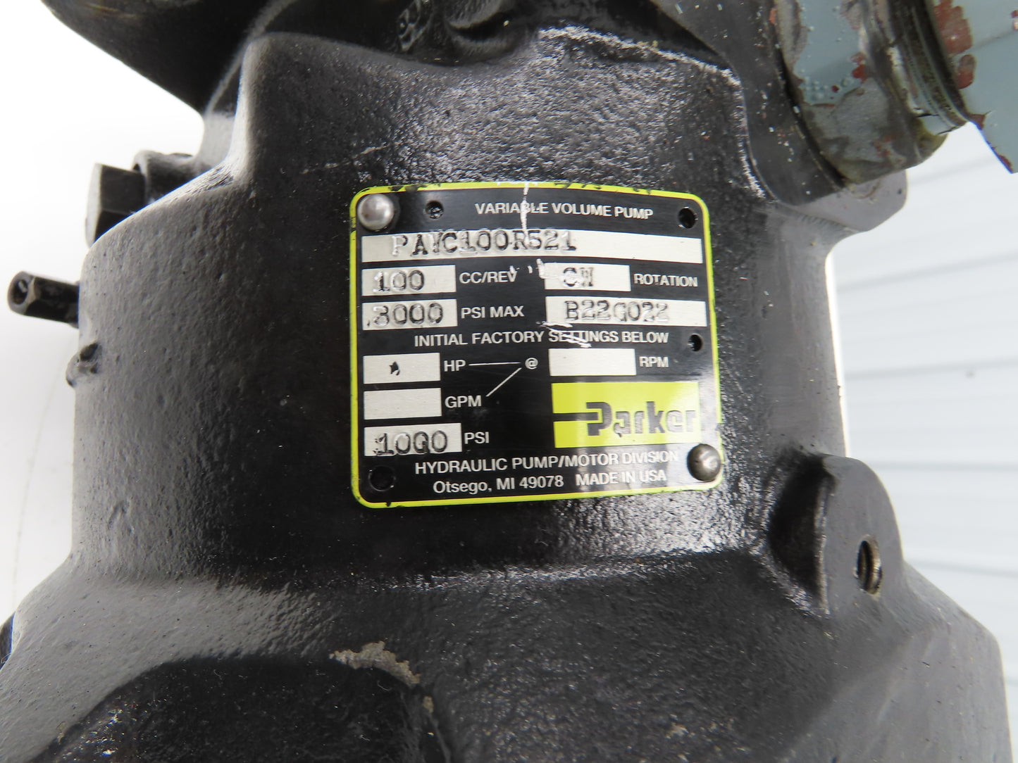 Parker PAVC100R521 Variable Hydraulic Piston Pump 100cm³/rev 3000 PSI 31-47 GPM
