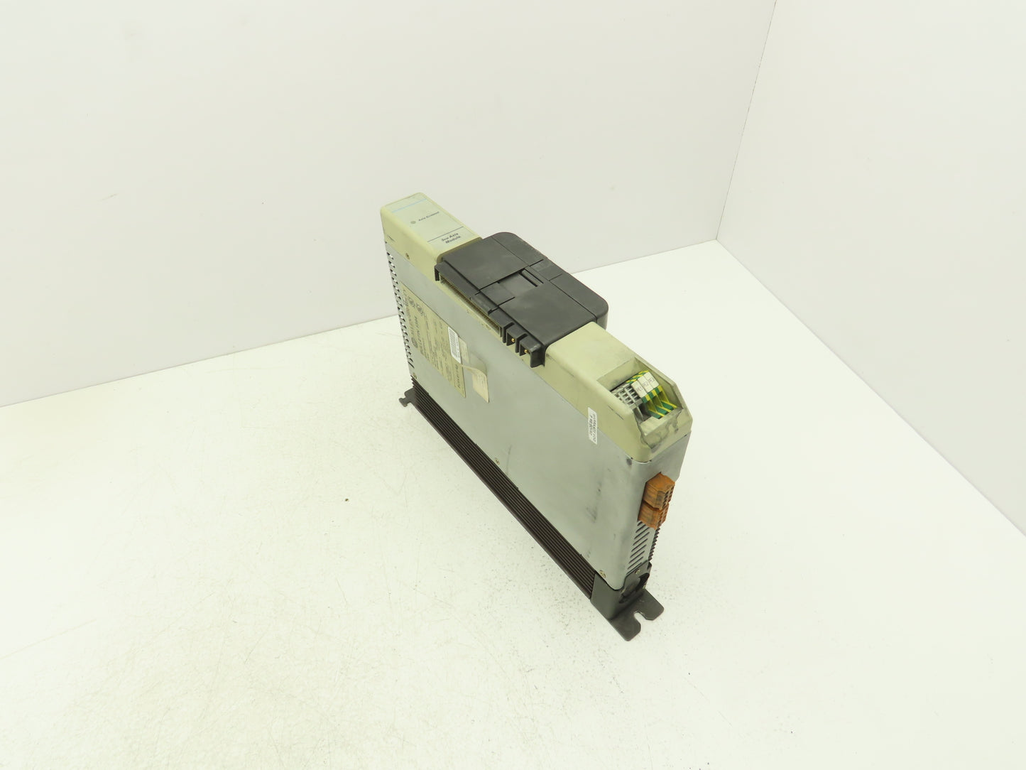 Allen Bradley 1394-AM04 Servo 3kW Axis Module 530/680V 1Ph In 310/390V 3Ph Out