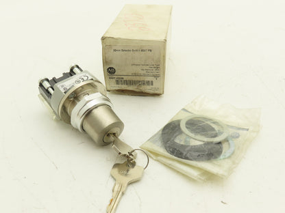 Allen Bradley 800T-H33B Cylinder Lock Selector Switch 2 Position Keyed Ser T