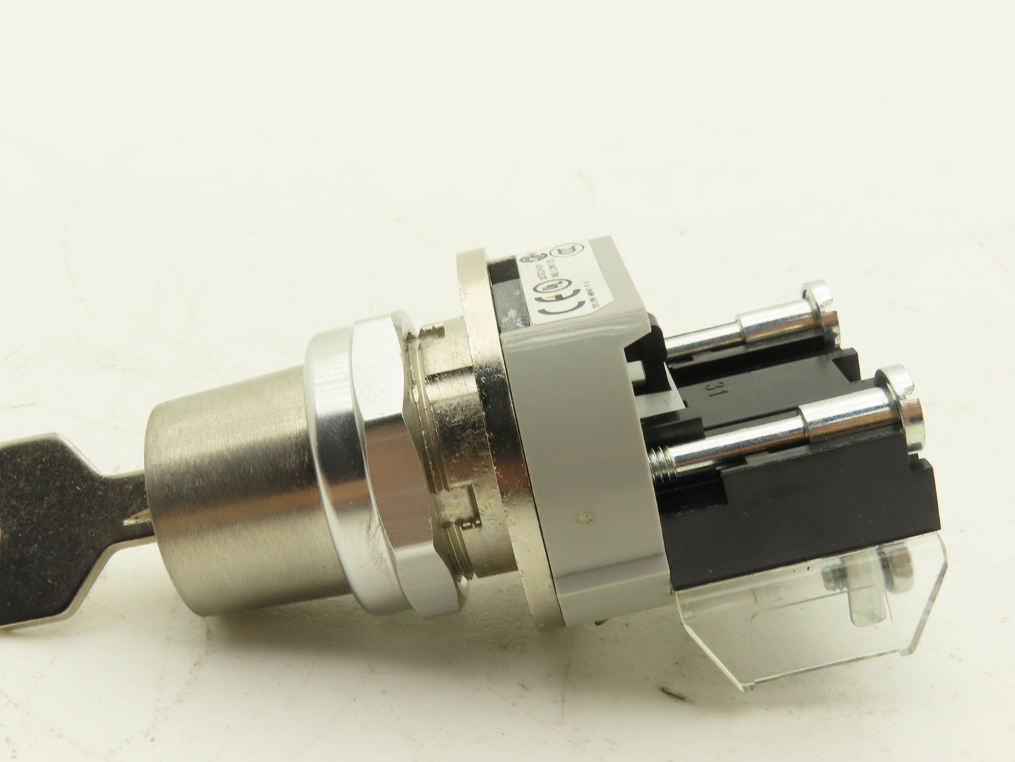 Allen Bradley 800T-H33B Cylinder Lock Selector Switch 2 Position Keyed Ser T