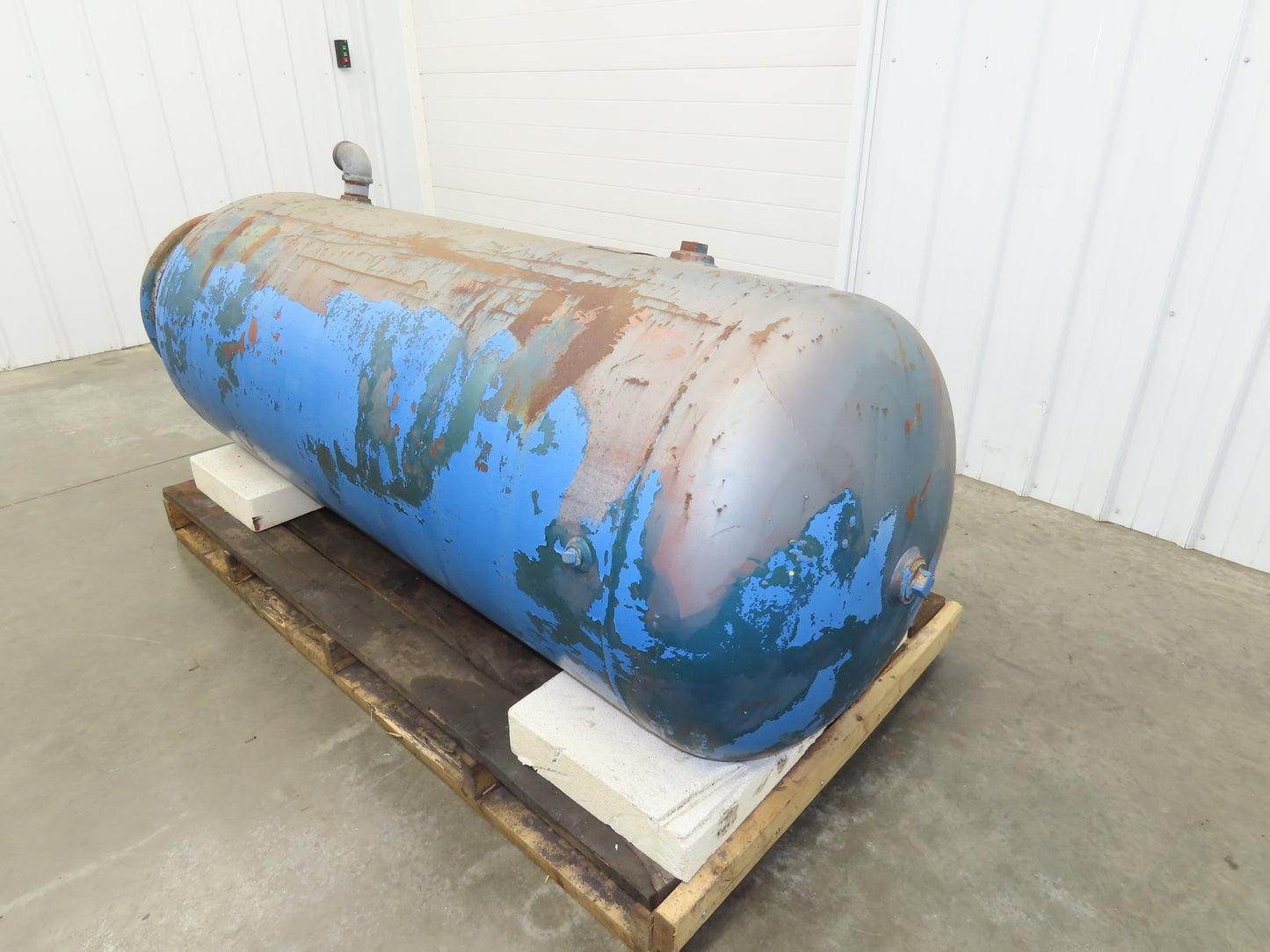 Manchester Vertical Compressed Air Receiver Tank 240 Gallon 200 PSI 30"x 93"