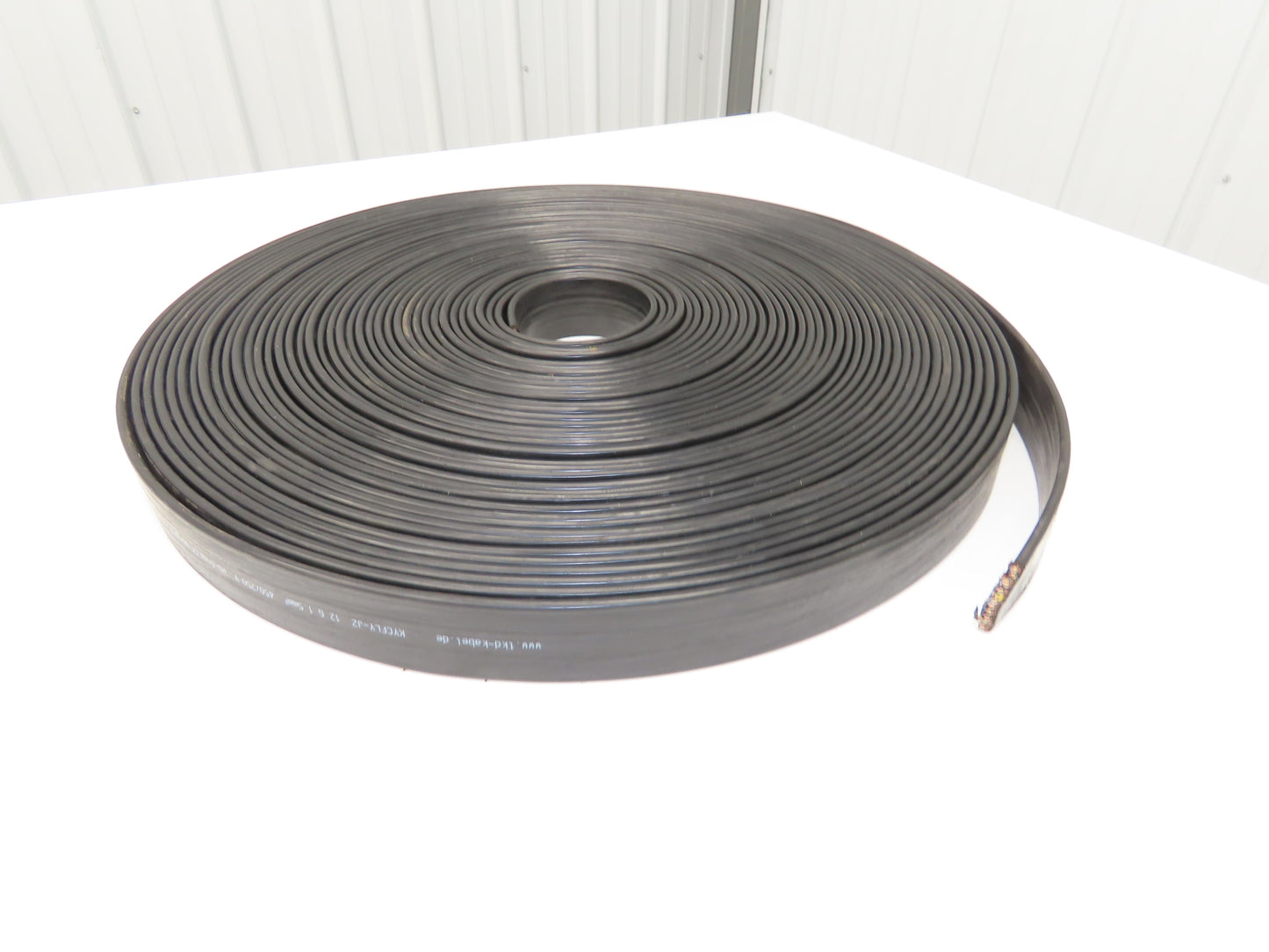 Helukabel 27093 Festoon Flat PVC Cable 12 Wire 16 AWG 450-750V 40 Meter 2"x 131'