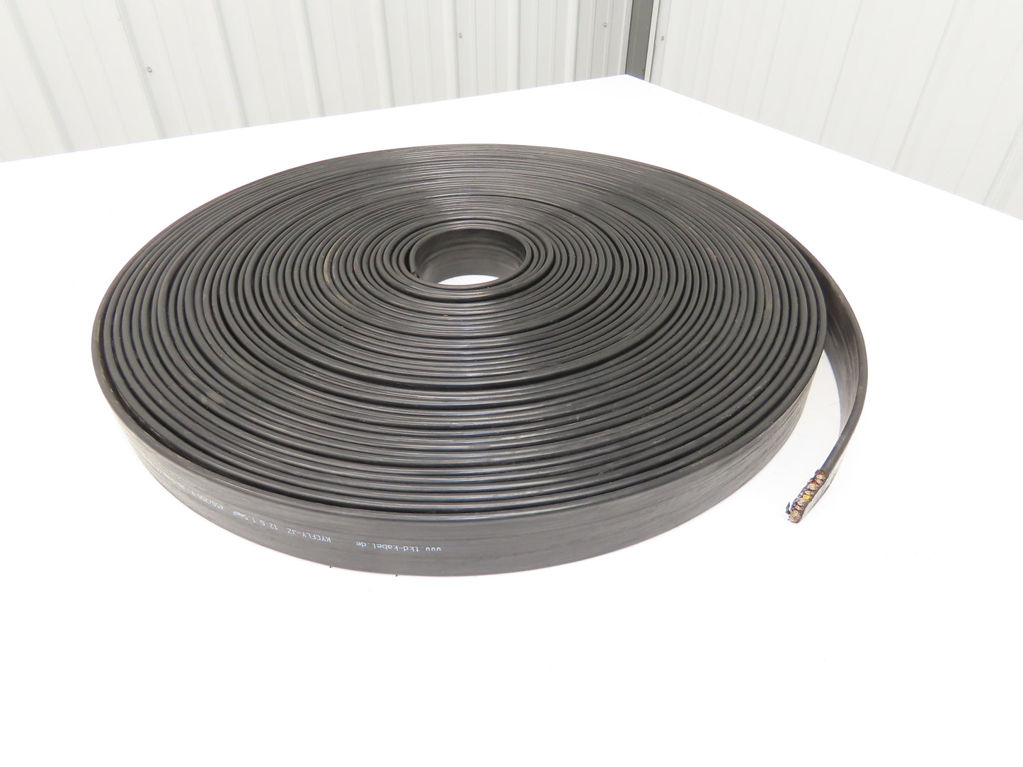 Helukabel 27093 Festoon Flat PVC Cable 12 Wire 16 AWG 450-750V 40 Meter 2"x 131'