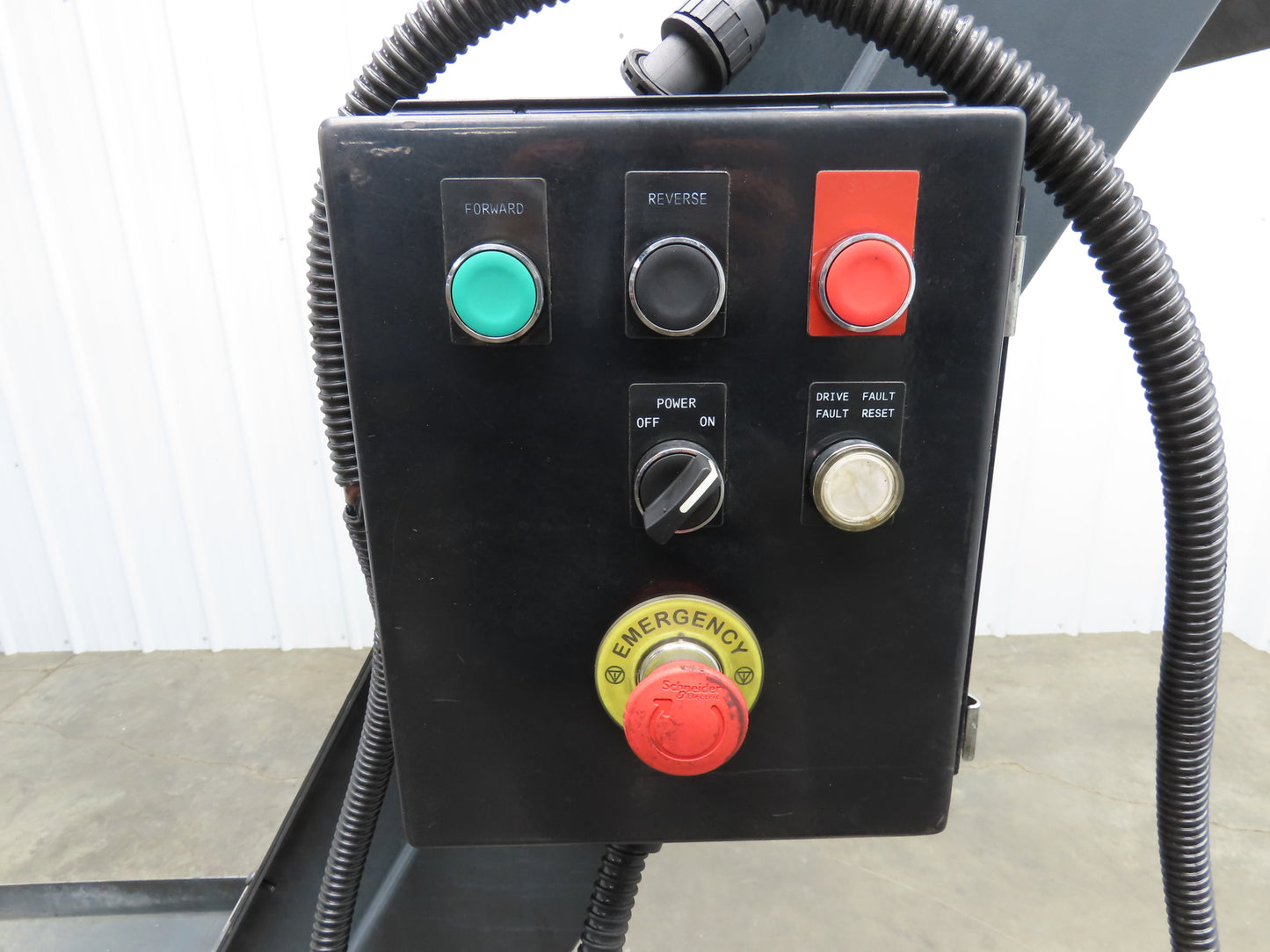 Chip Conveyor Scraper Chain w/Coolant Filters 25"x 38" Infeed 56"H 230V 3PH