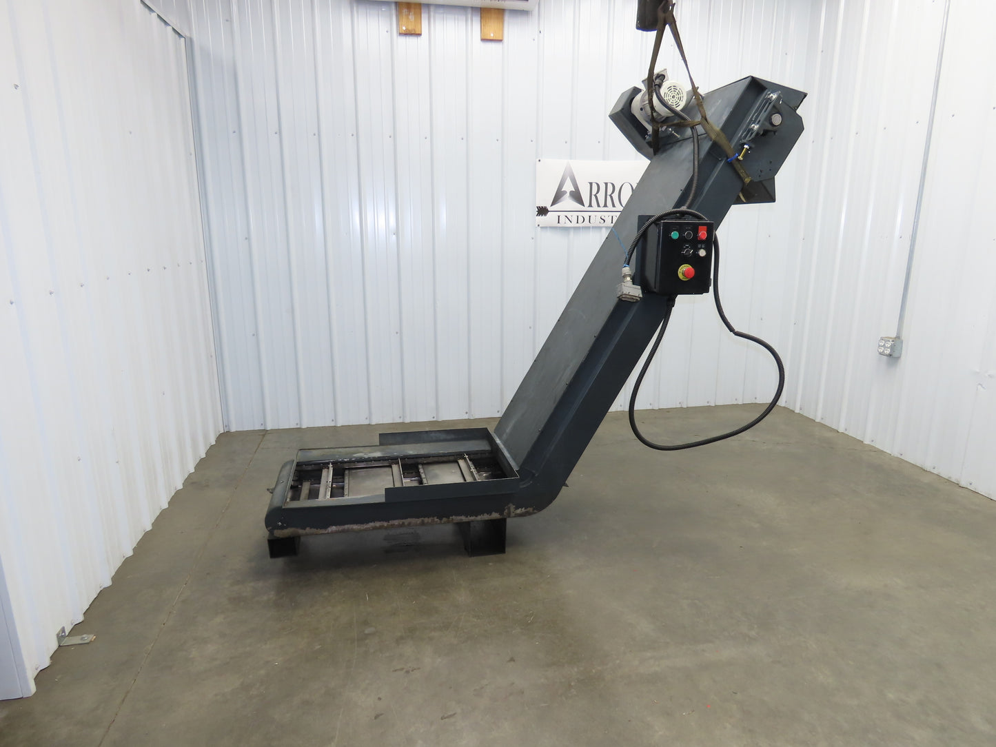 Chip Conveyor Scraper Chain w/Coolant Filters 25"x 38" Infeed 56"H 230V 3PH