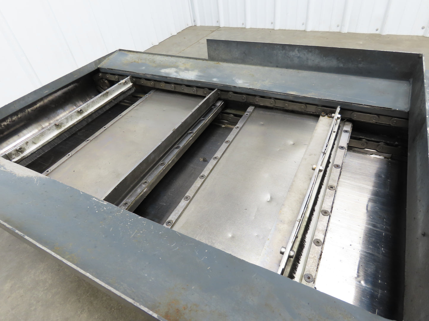 Chip Conveyor Scraper Chain w/Coolant Filters 25"x 38" Infeed 56"H 230V 3PH