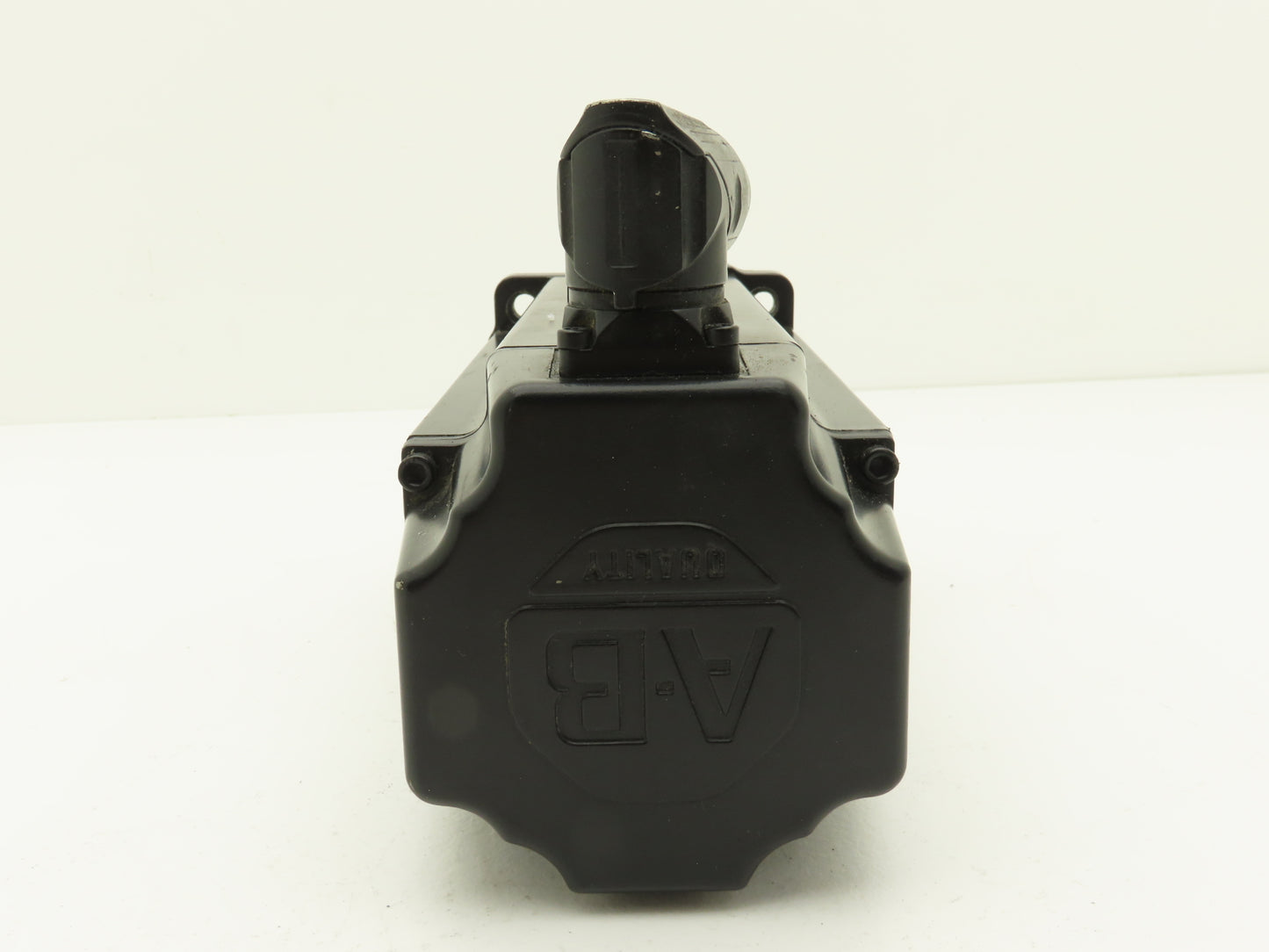 Allen Bradley VPL-B1003F-PK14AA AC Servo Motor 2.2Hp 4750rpm 480V 3PH 24V Brake