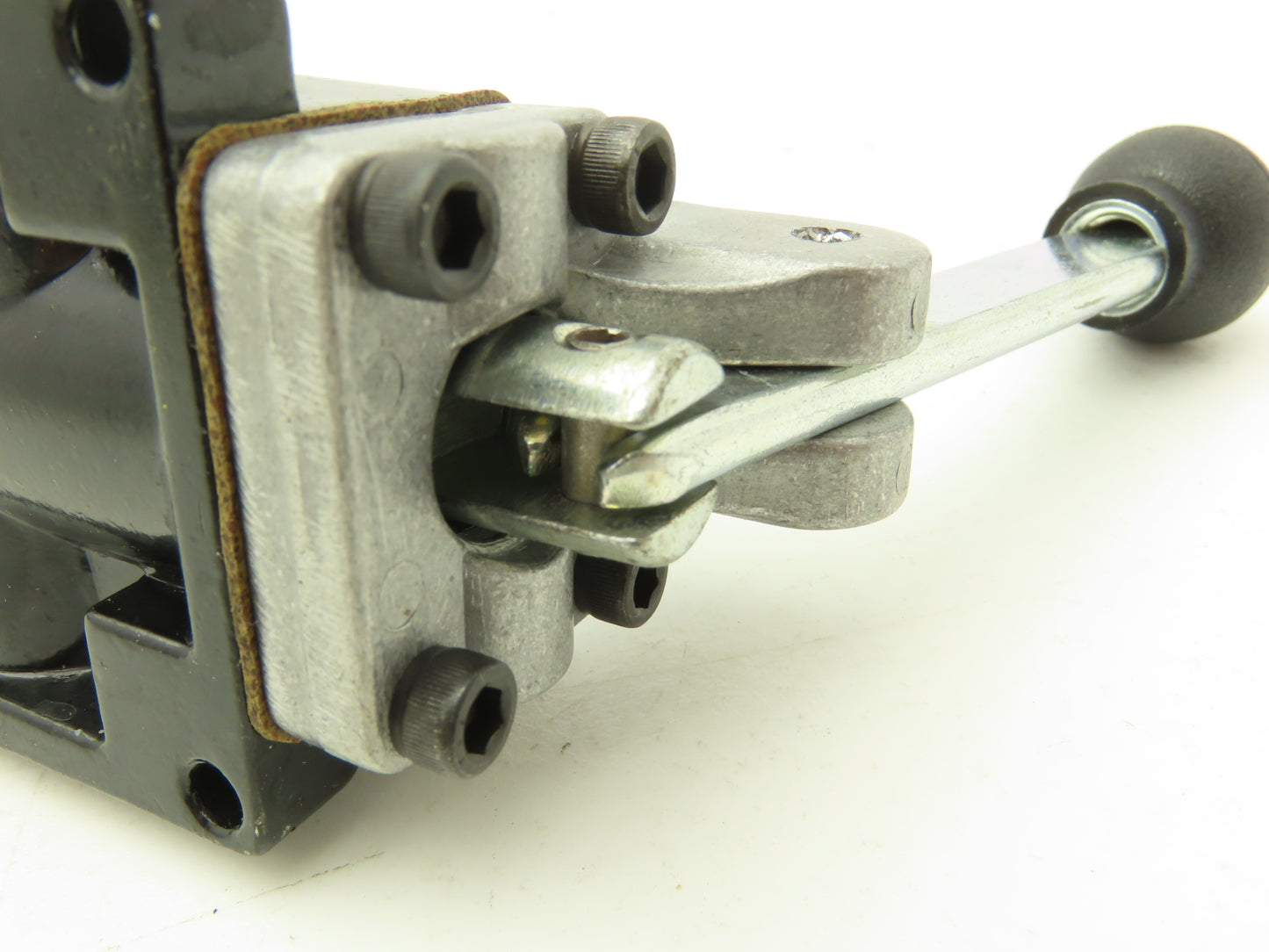 AAA Products HE2 Manual Valve 2 Position Manual Return 1/4"NPTF