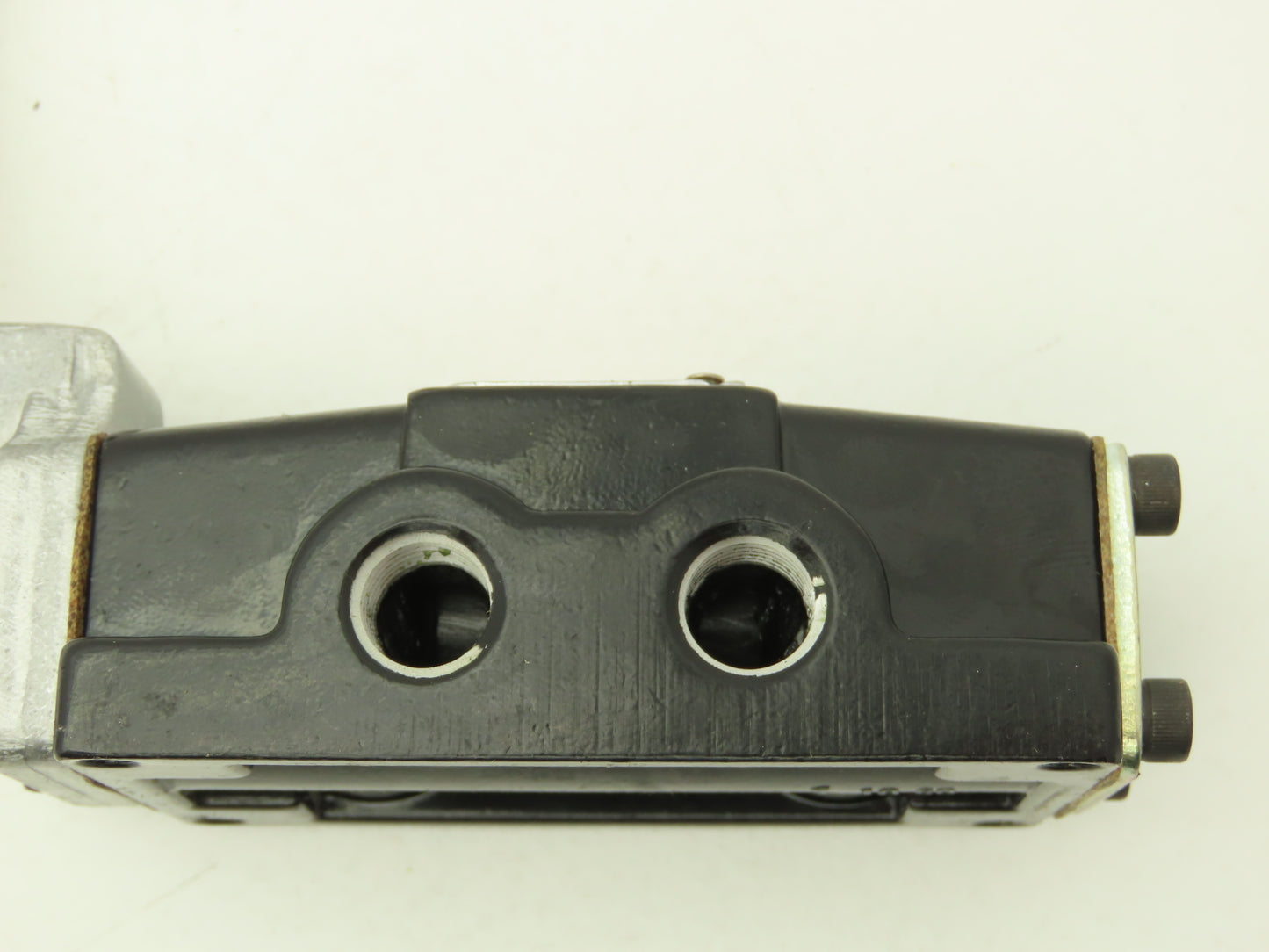 AAA Products HE2 Manual Valve 2 Position Manual Return 1/4"NPTF