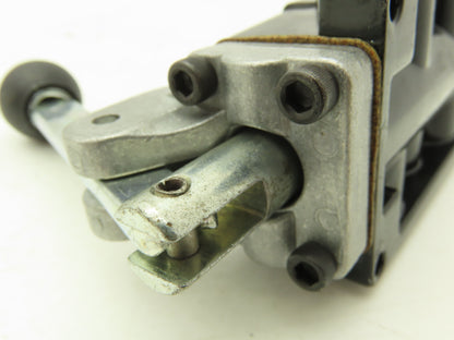 AAA Products HE2 Manual Valve 2 Position Manual Return 1/4"NPTF