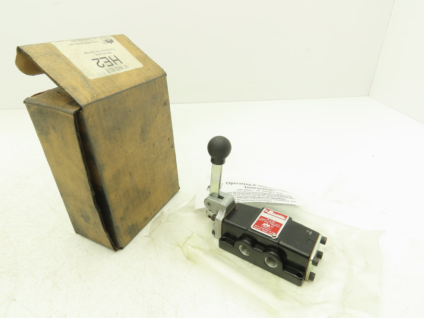 AAA Products HE2 Manual Valve 2 Position Manual Return 1/4"NPTF