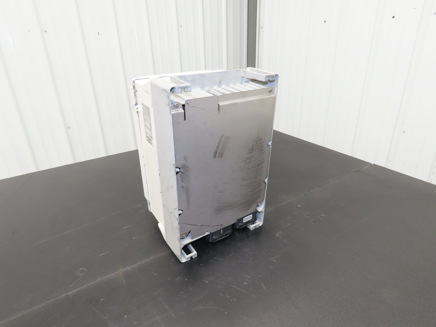Allen Bradley 20AD040C3AYNANC0 PowerFlex 70 AC Drive 30Hp 480VAC 3Ph 40A Ser A