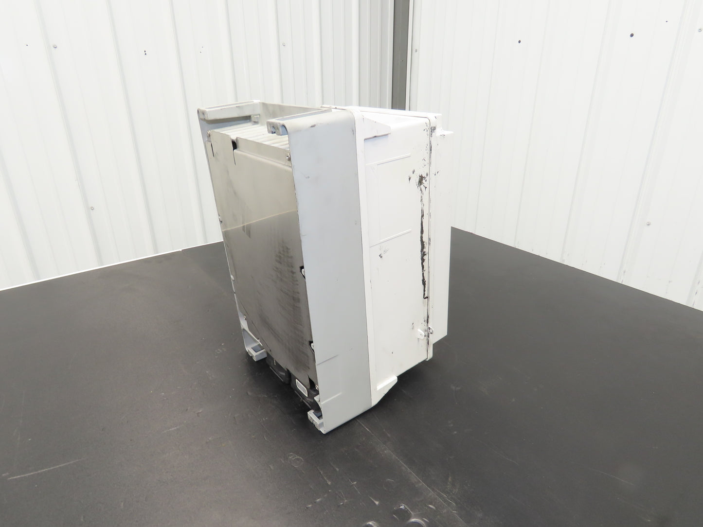 Allen Bradley 20AD040C3AYNANC0 PowerFlex 70 AC Drive 30Hp 480VAC 3Ph 40A Ser A
