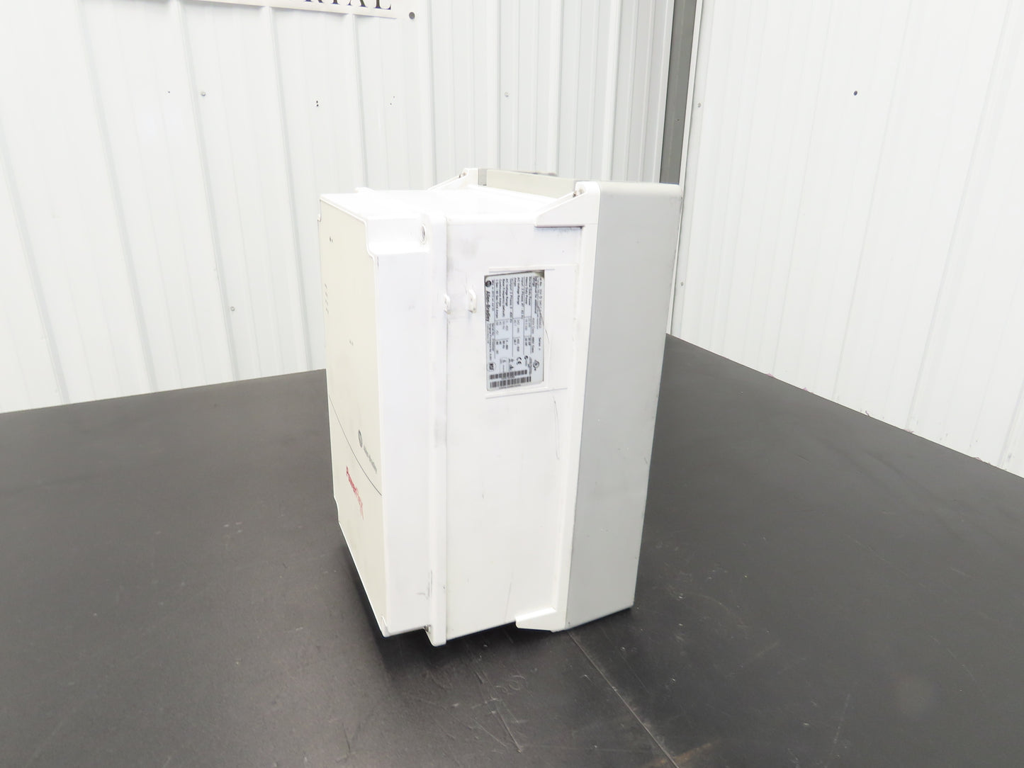 Allen Bradley 20AD040C0AYNANC0 PowerFlex 70 AC Drive 30Hp 480VAC 3Ph 40A Ser A