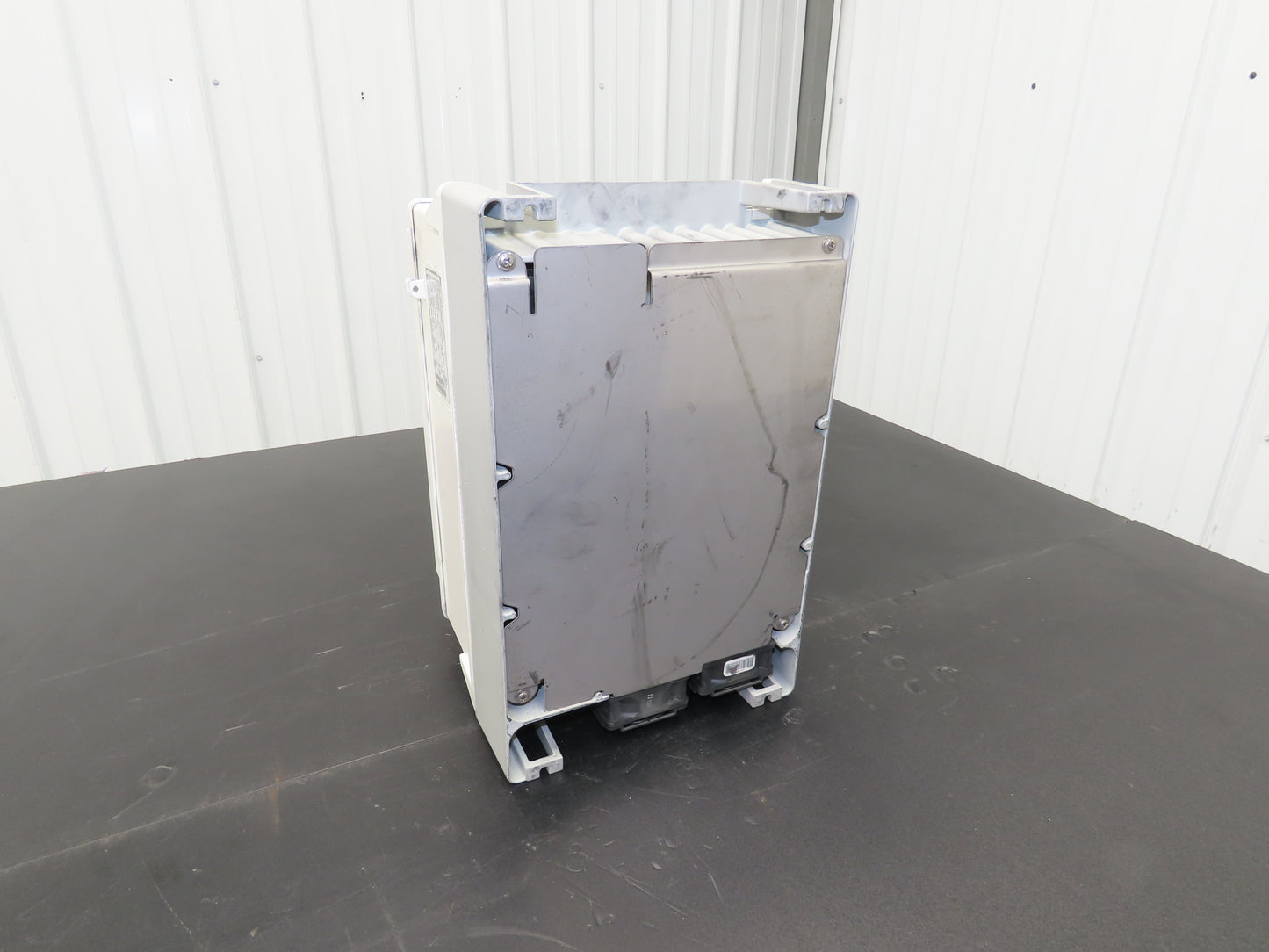 Allen Bradley 20AD040C0AYNANC0 PowerFlex 70 AC Drive 30Hp 480VAC 3Ph 40A Ser A
