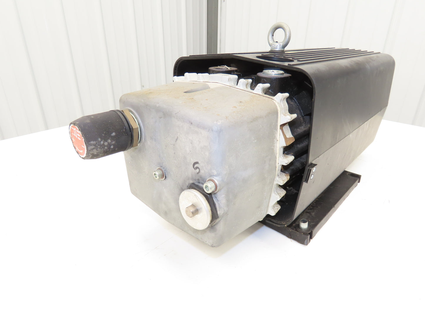 Busch SV 1040 C 00 Rotary Vane Vacuum Pump 120mbar 48m³/h 1.6Hp 200-277/480V 3PH