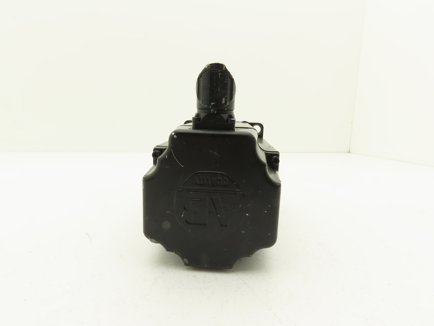 Allen Bradley VPL-B1153F-PK12AA AC Servo Motor 3.08Hp 5000rpm 480VAC 3PH