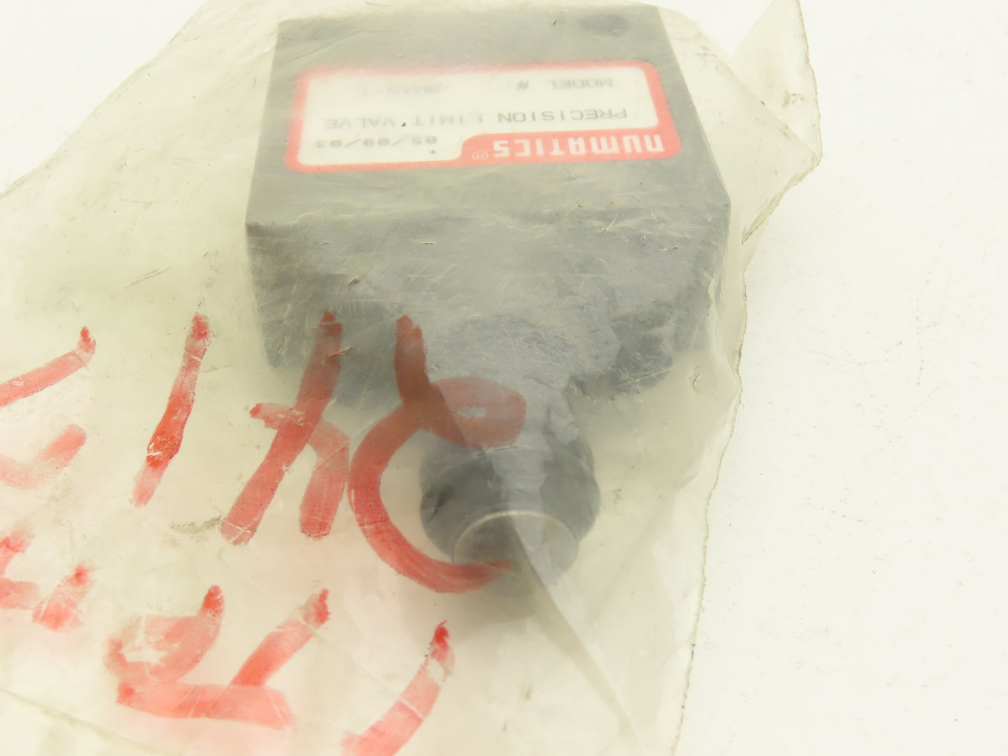 Numatics Numatrol 0MA3-1 Pneumatic Limit Valve 3-Way Plunger 150 PSI 1/8" NPT