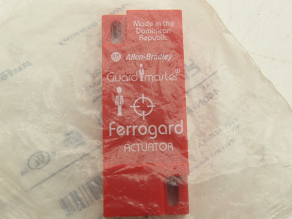 Allen Bradley 440N-A02005 Guardmaster Ferroguard Safety Switch Actuator Ser A