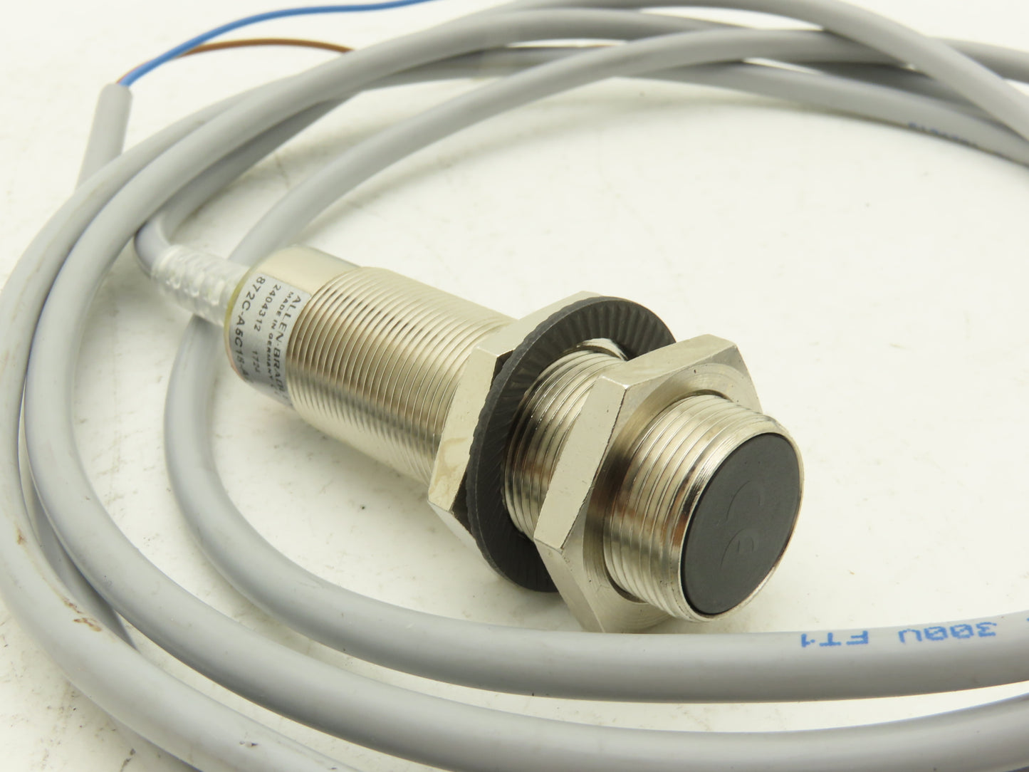 Allen Bradley 872C-A5C18-A2 Proximity Sensor Switch 2M Cable 20-250VAC Ser B