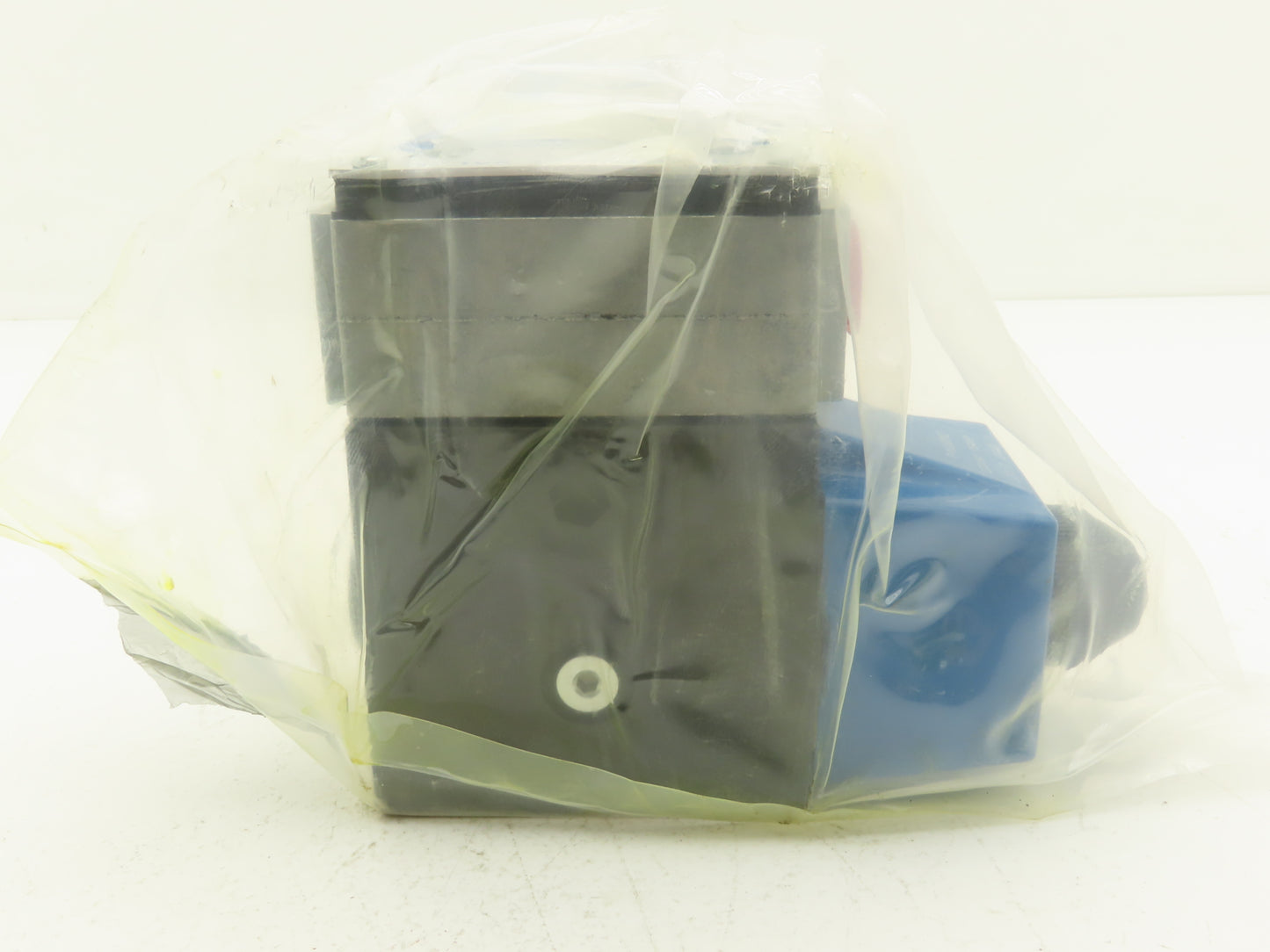 Vickers DG4S4LW 012A B 60 Directional Control Solenoid Valve 120V 02-119576
