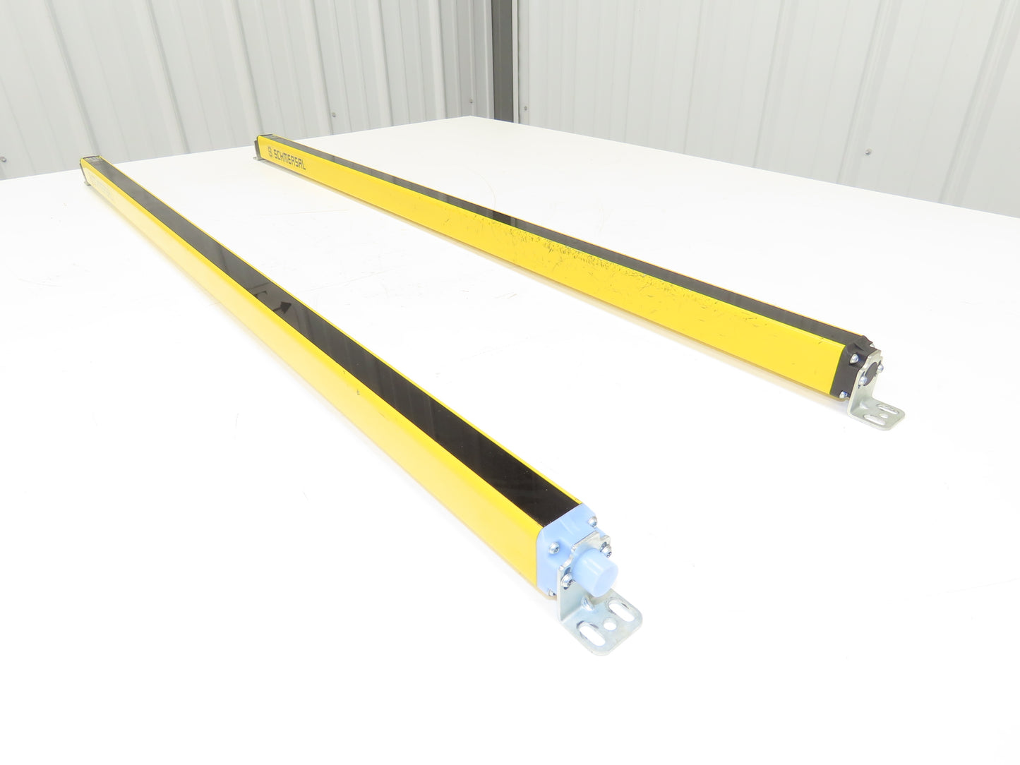 Schmersal SLC440-ER-0890-14-01 Safety Light Curtain Transmitter & Receiver Set