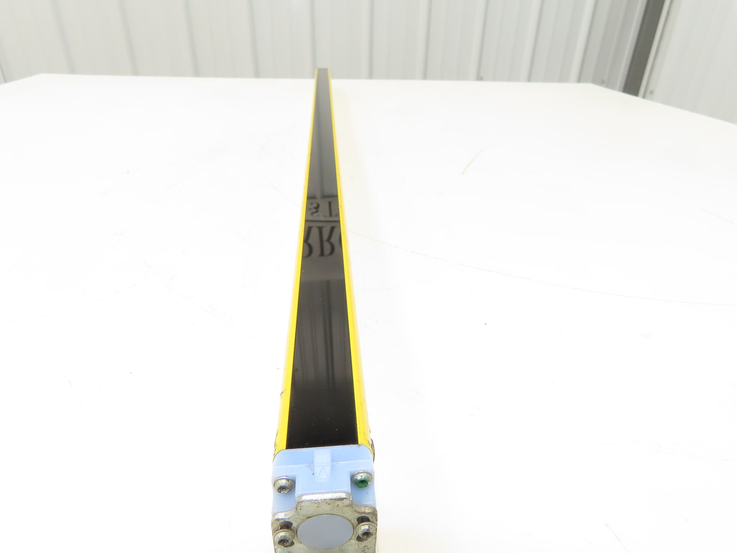 Schmersal SLC440COM-ER-0890-14 Safety Light Curtain Receiver