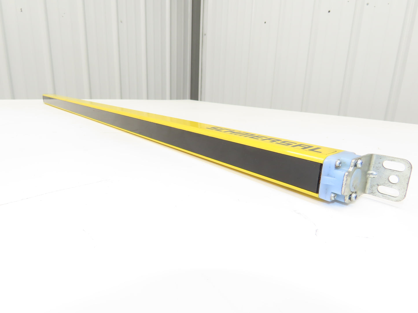 Schmersal SLC440COM-ER-0890-14 Safety Light Curtain Receiver