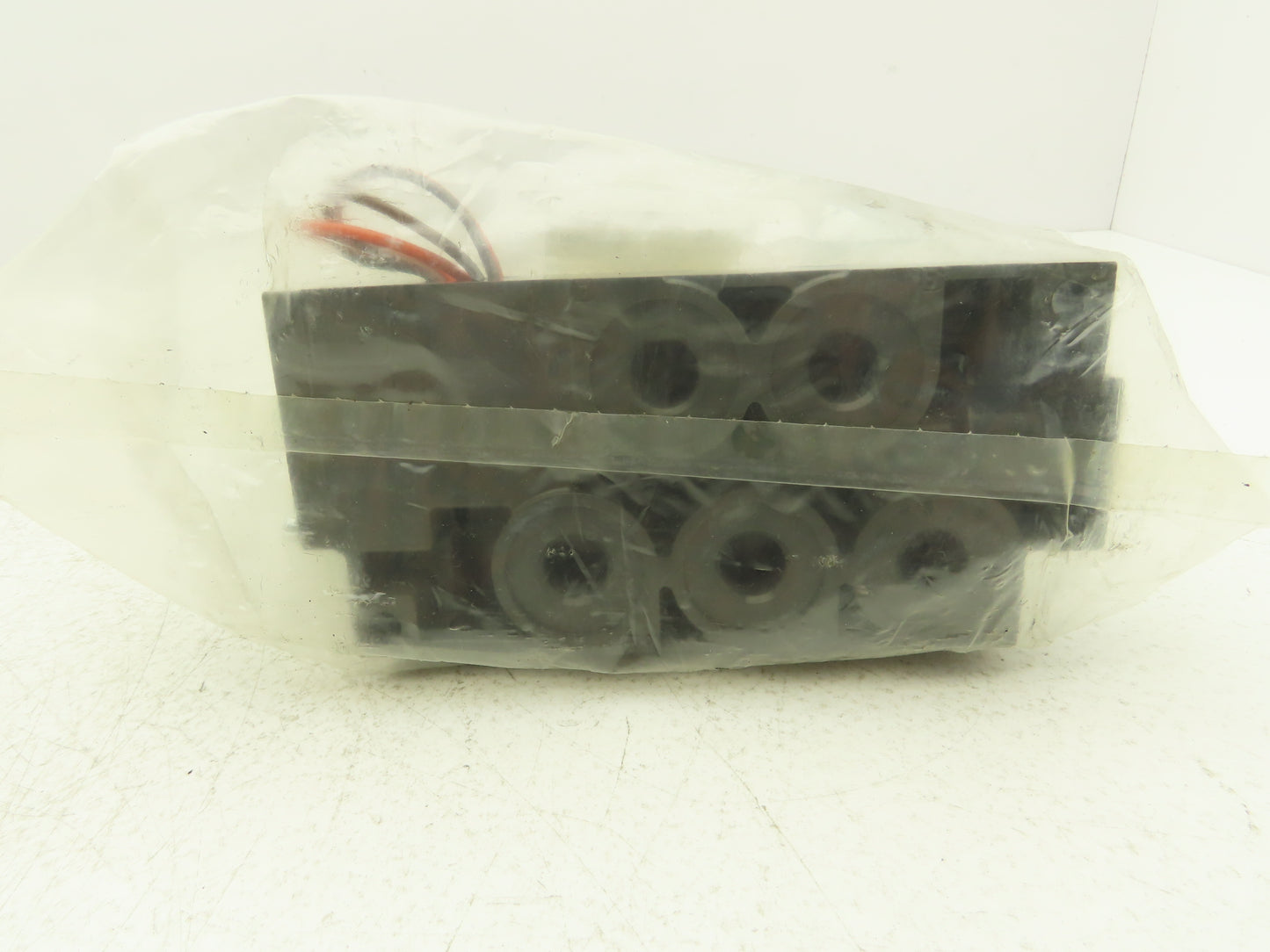Numatics 553SA431K000030 Pneumatic Directional Solenoid Valve 3/8" Manifold 120V
