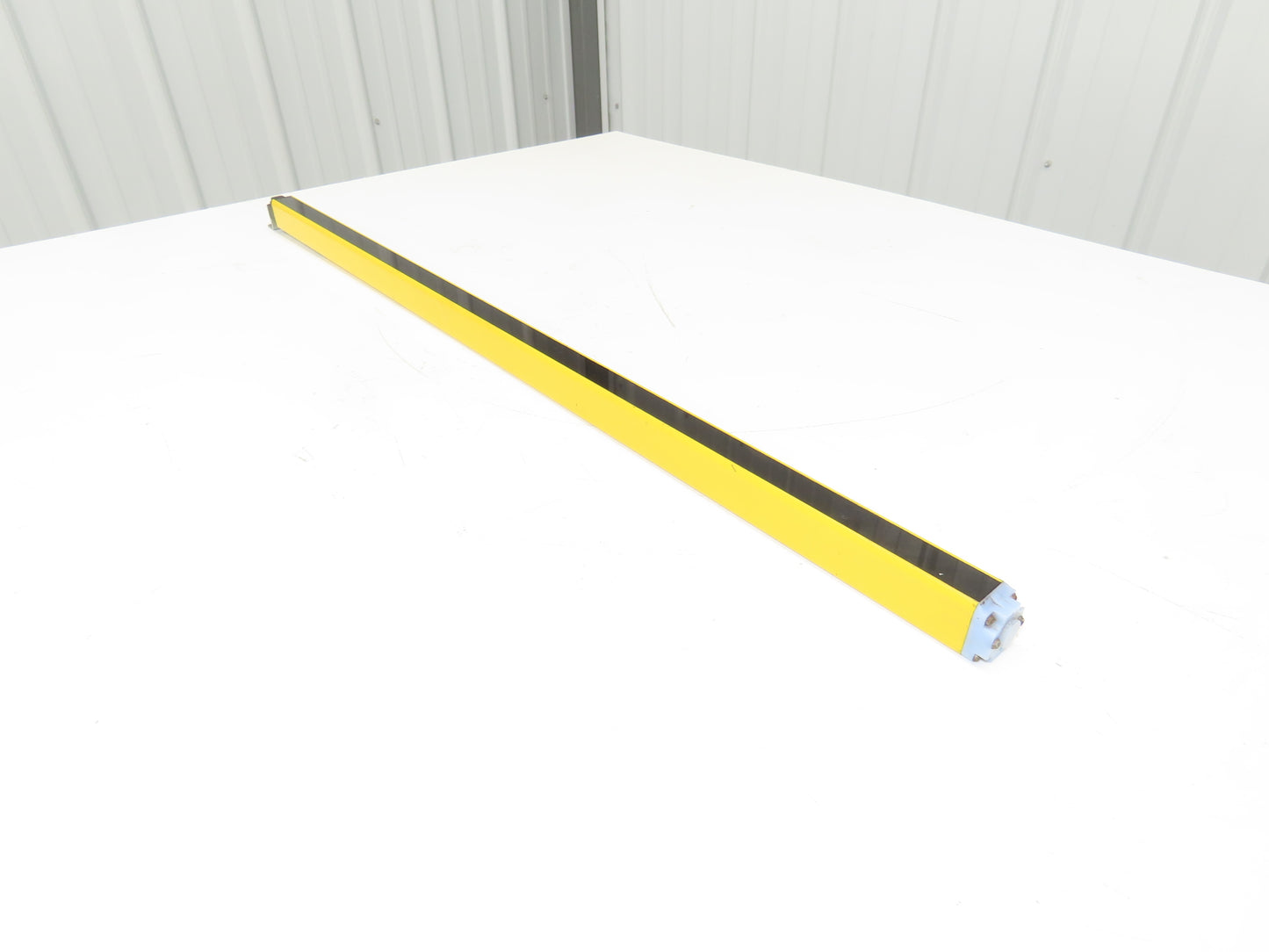 Schmersal SLC440COM-ER-0890-14 Safety Light Curtain Transmitter