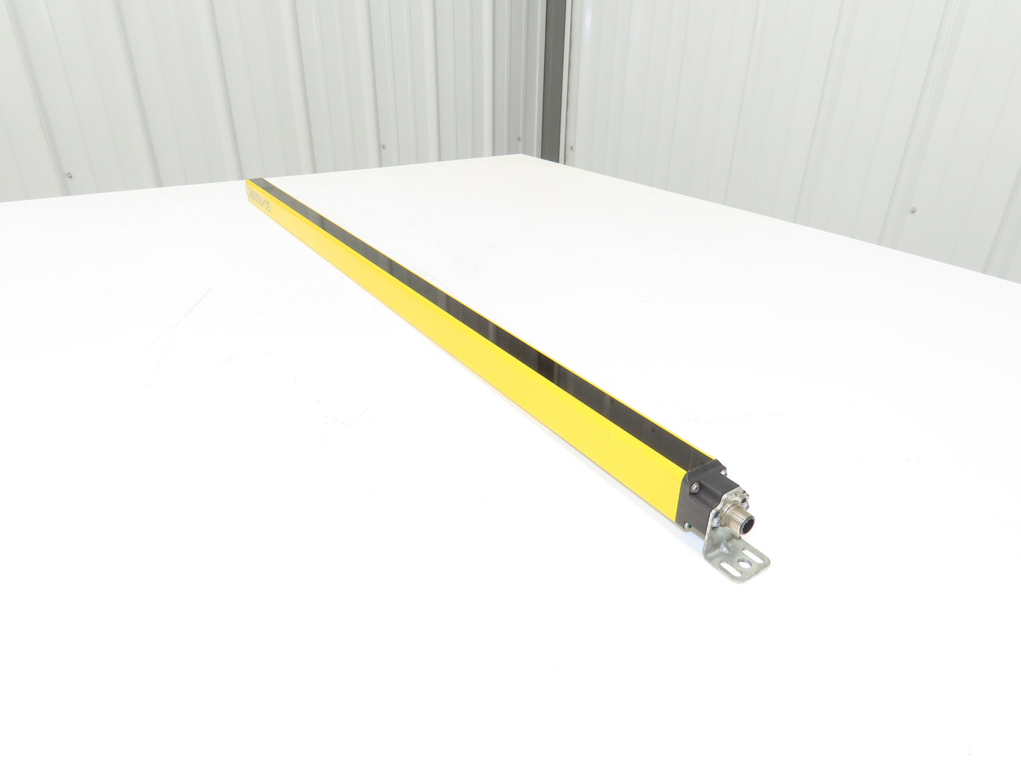 Schmersal SLC440COM-ER-0890-14 Safety Light Curtain Transmitter