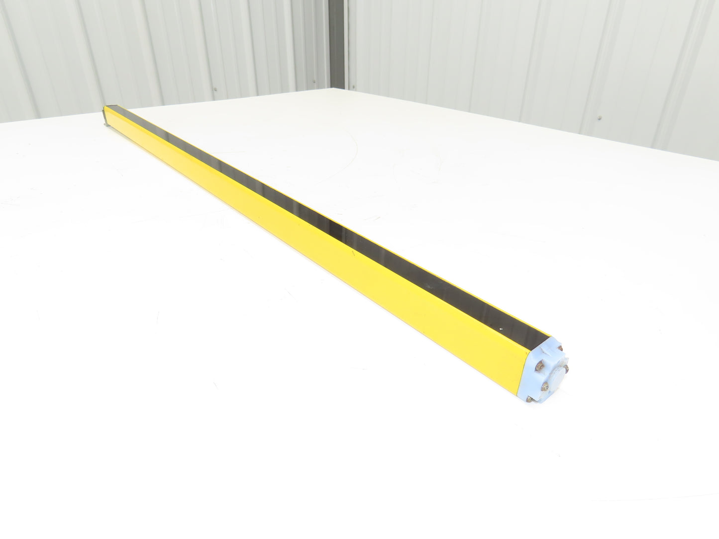 Schmersal SLC440COM-ER-0890-14 Safety Light Curtain Transmitter