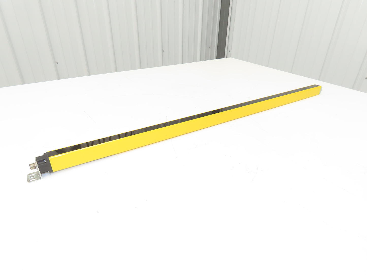 Schmersal SLC440COM-ER-0890-14 Safety Light Curtain Transmitter