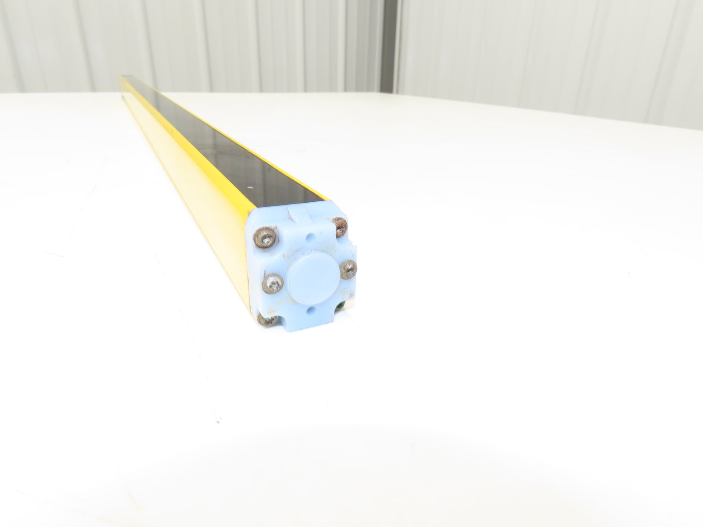 Schmersal SLC440COM-ER-0890-14 Safety Light Curtain Transmitter