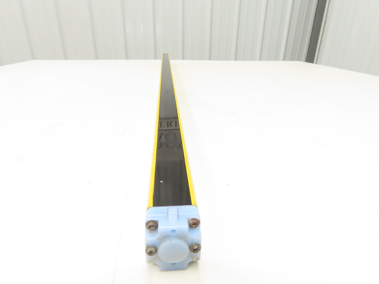 Schmersal SLC440COM-ER-0890-14 Safety Light Curtain Transmitter