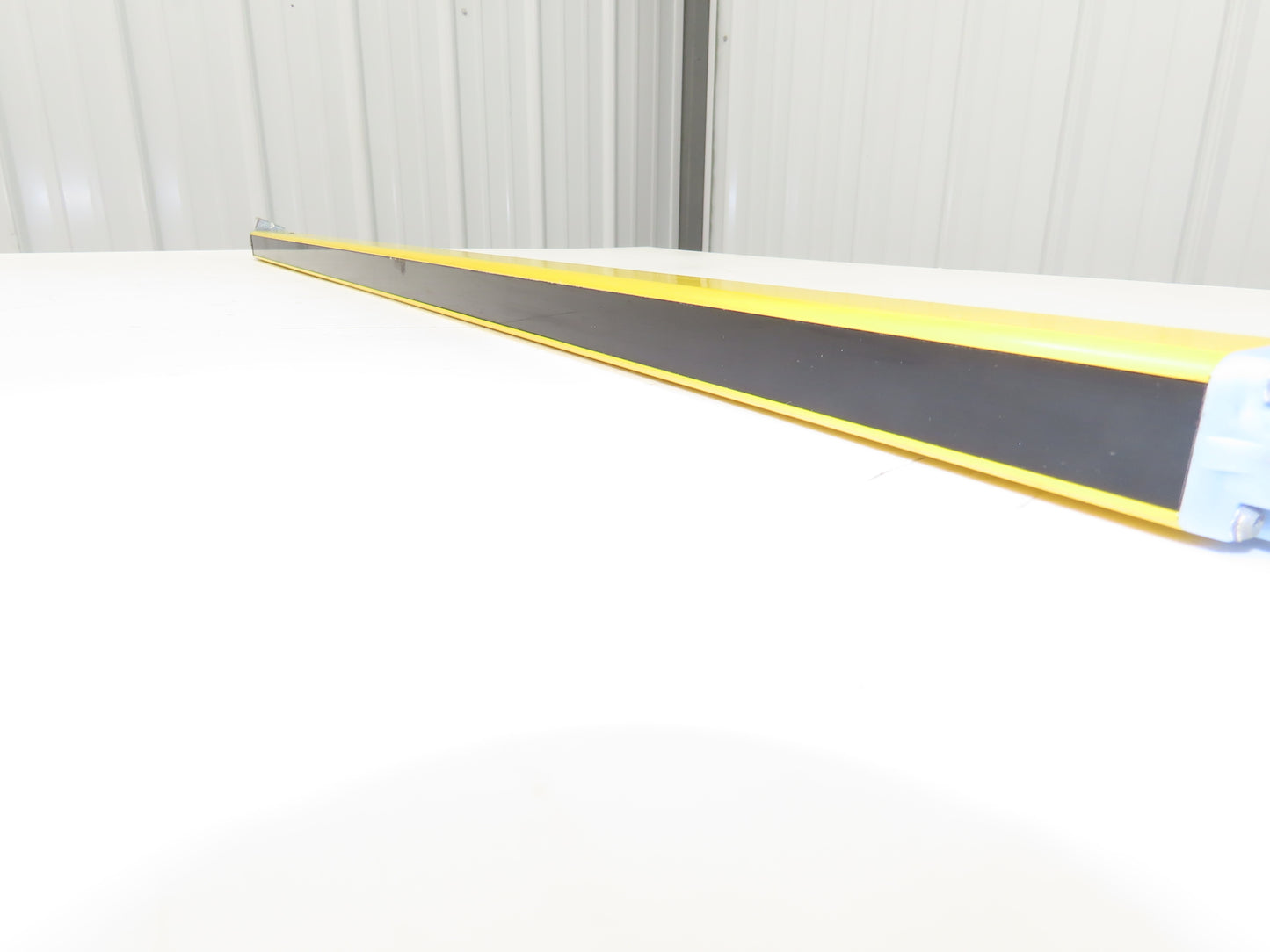 Schmersal SLC440COM-R-0890-14 Safety Light Curtain Receiver