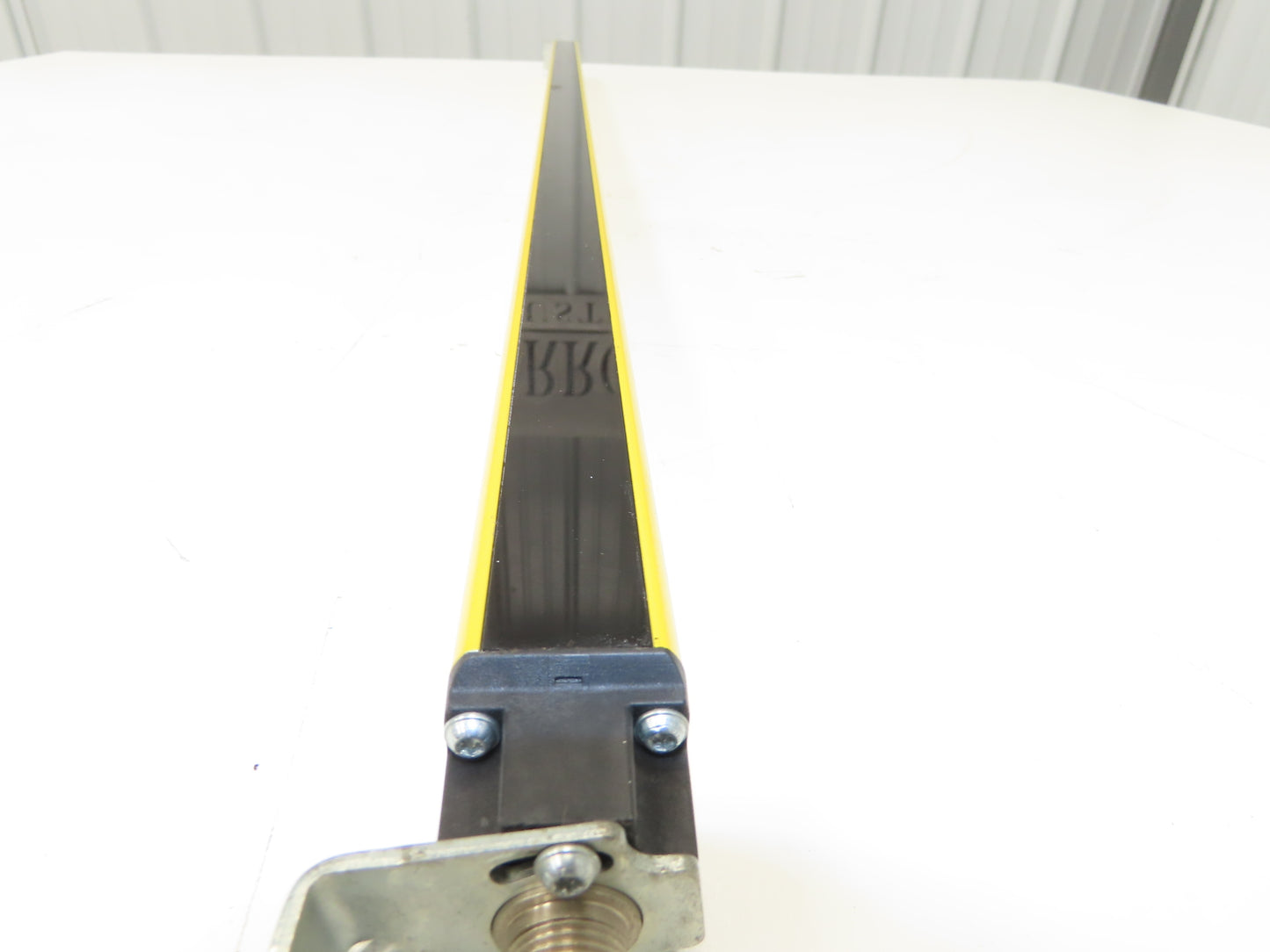 Schmersal SLC440COM-R-0890-14 Safety Light Curtain Receiver