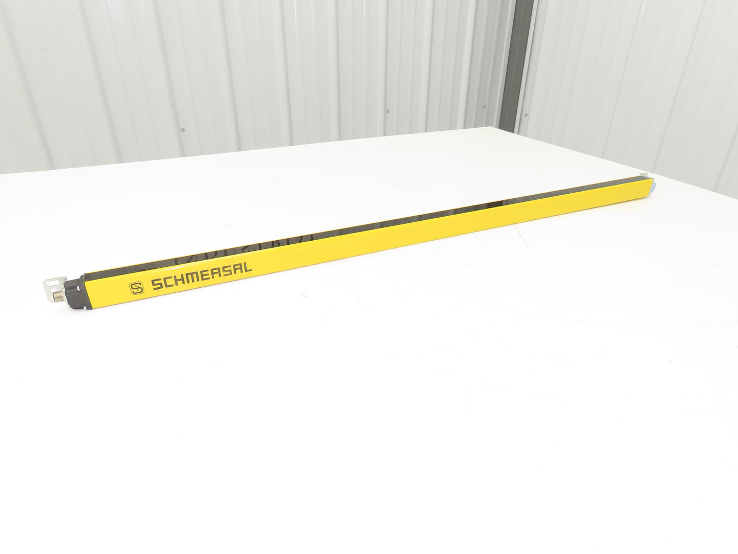 Schmersal SLC440COM-R-0890-14 Safety Light Curtain Receiver