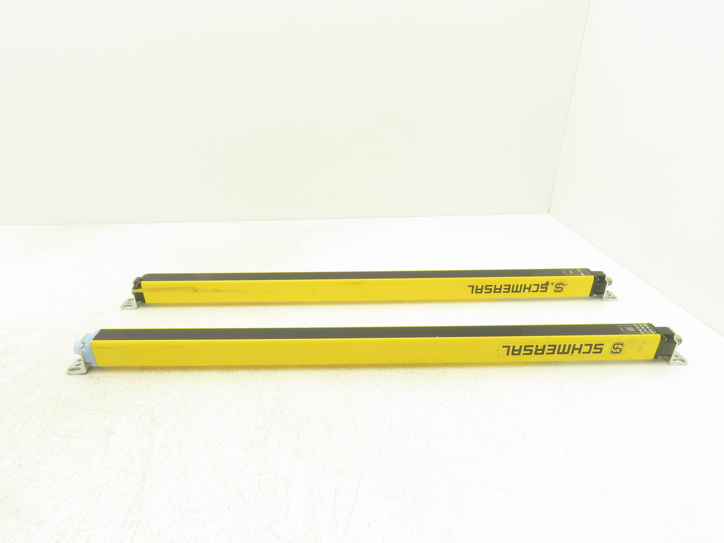 Schmersal SLC440-ER-0570-14-01 Safety Light Curtain Transmitter & Receiver Set