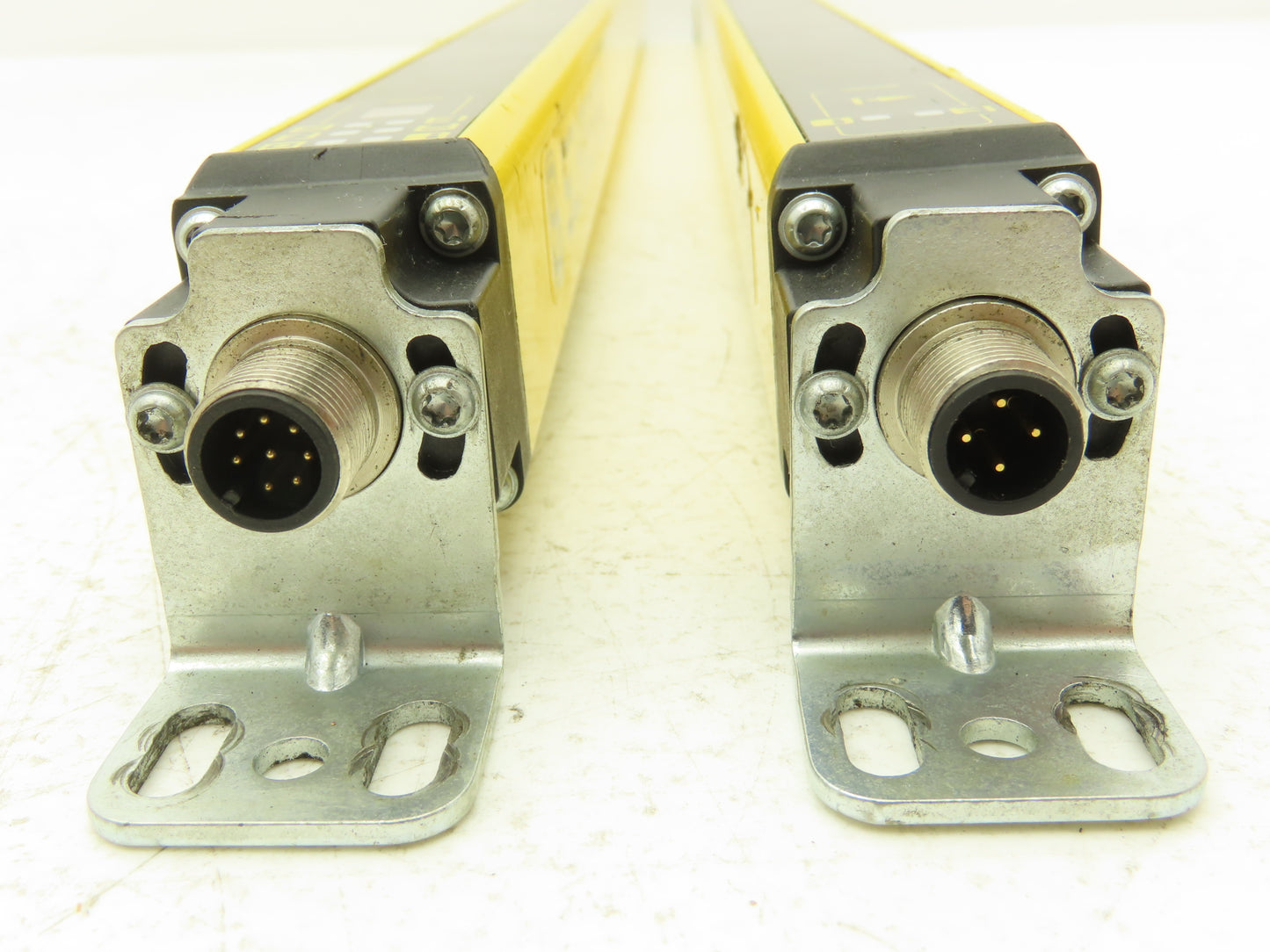 Schmersal SLC440-ER-0570-14-01 Safety Light Curtain Transmitter & Receiver Set