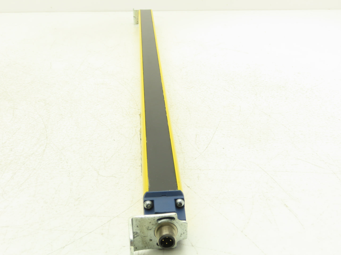 Schmersal SLC440COM-E-0650-14 Safety Light Curtain Transmitter Only